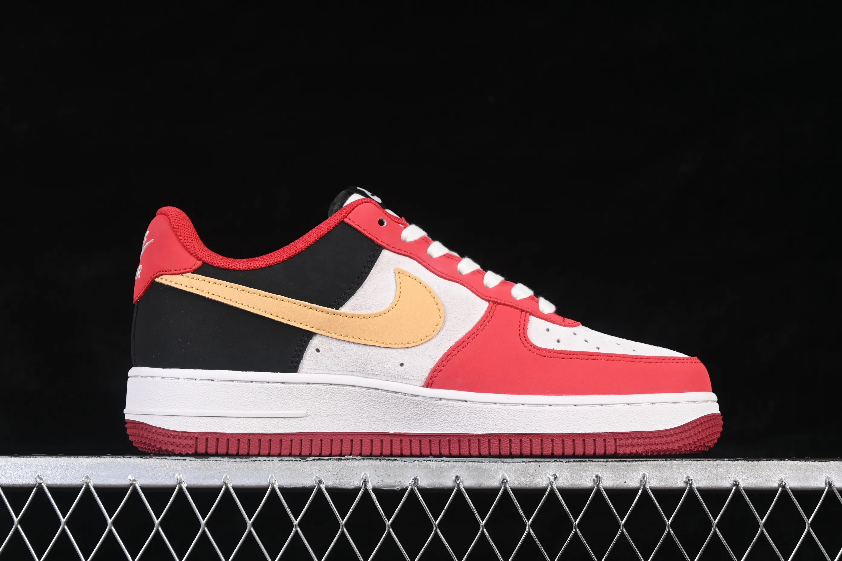 All categories Nk Air Force 1 Air Force series Nk Air Force 1 Low Air Force low top Nike Air Force 1'07 Low Year of the Horse limited edition red, black and gold contrast Air Force 1 low top casual sneakers JP2026-139